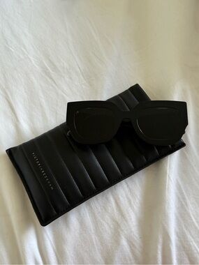 Victoria Beckham Black Square Oversized Sunglasses
